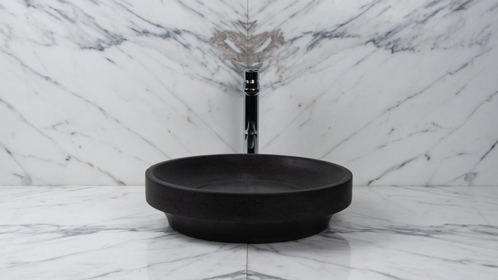 Round basalt washbasin “Ufo Black”