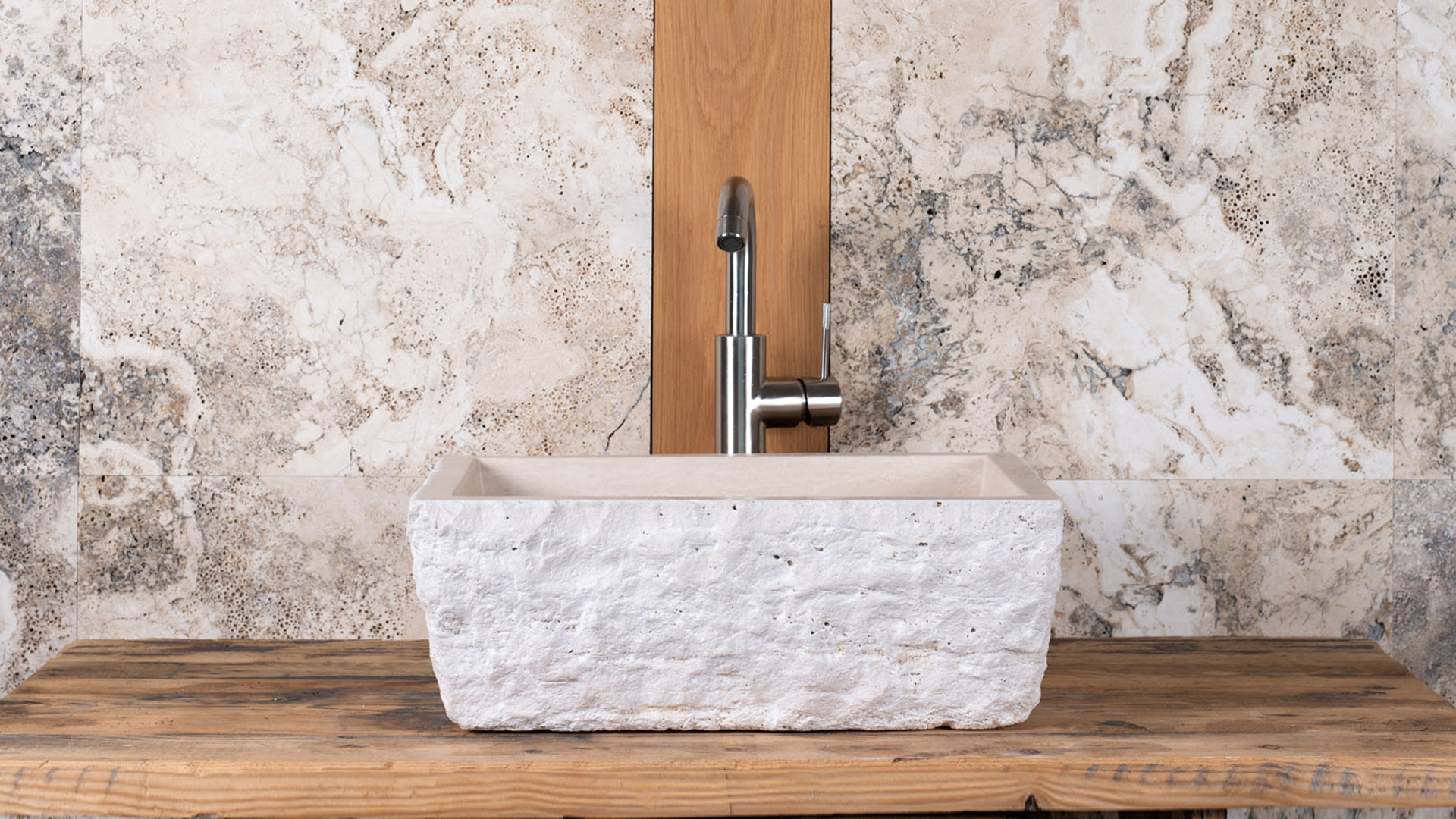 Rustic travertine washbasin “Pilozzo”