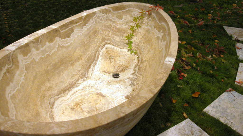 Travertine bathtub “Culla”
